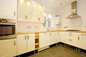 2 bedroom Flat to re...